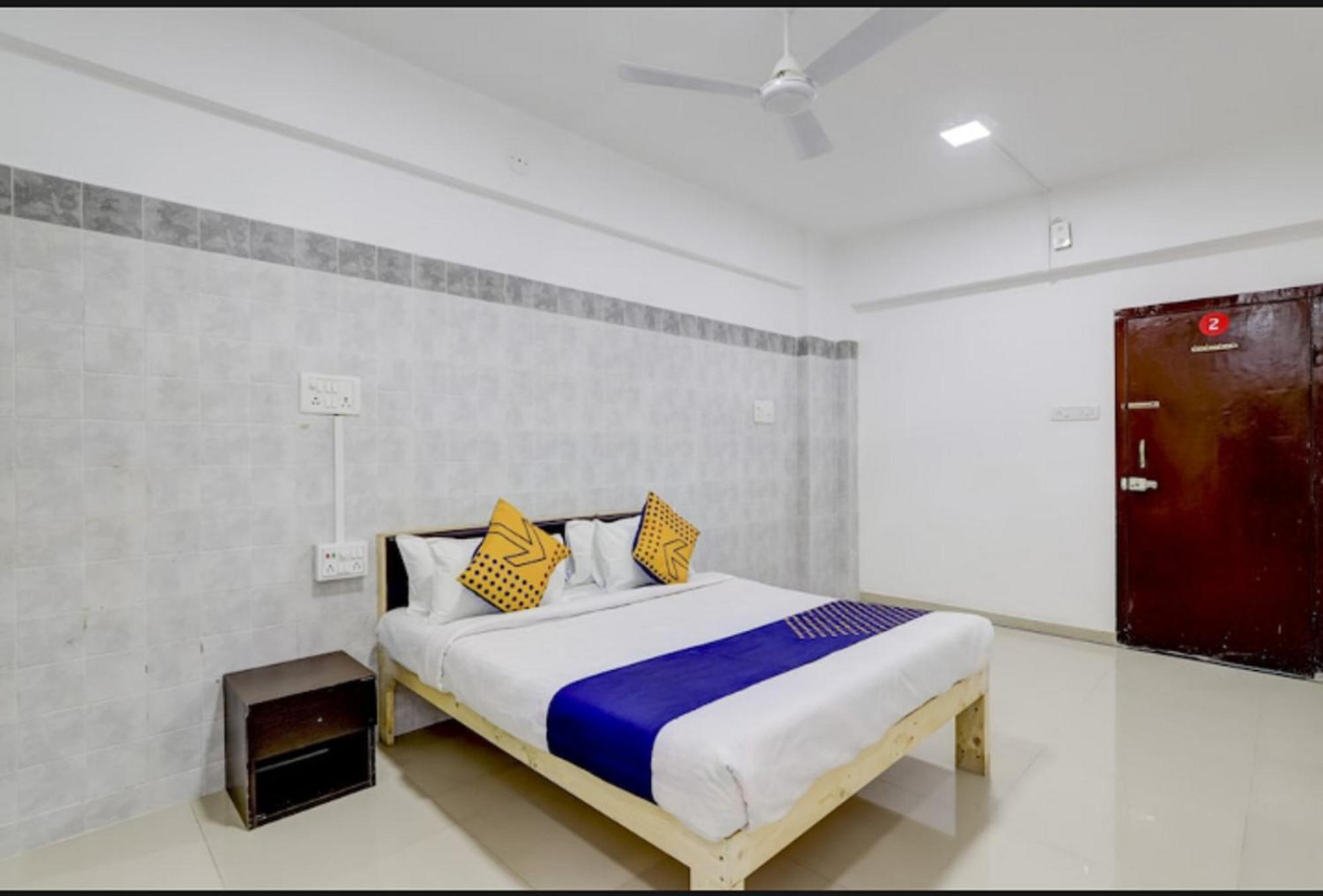 Hotel Nexus Surat Zewnętrze zdjęcie
